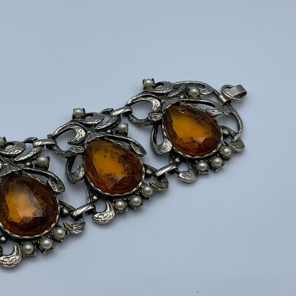 Vintage art deco Silver tone and Orange glass hinged Bracelet - Picture 8 of 12